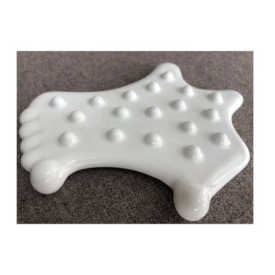Levante sin esfuerzo su piel y relaje sus músculos con la herramienta de masaje Gua Sha de cerámica blanca
