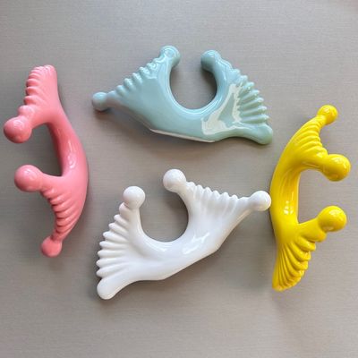 Logotipo personalizado DisponibleD Estilo Masaje de doble cabeza Cerámica Gua Sha Herramienta para Cuerpo Cuello Cara Auto Cuidado de la piel Facial Spa