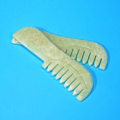 Natural Xiuyan Jade Gua Sha Peinillo de masaje para el cuero cabelludo Jade Piedra de cuidado de la cabeza Masajista de cabello Guasha herramienta de relajación para masaje corporal