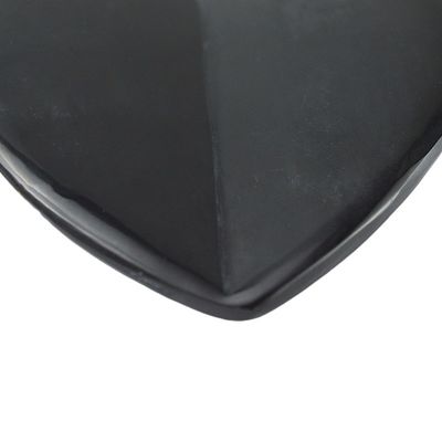 2024 Forma de corazón Natural Negro Piedra Bian Gua Sha Raspado Herramienta de masaje para el drenaje linfático Función de masaje muscular