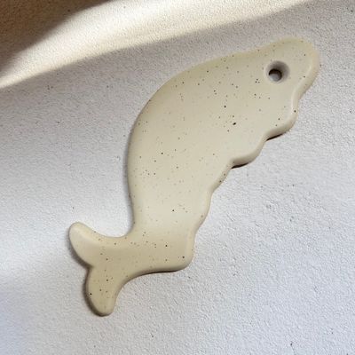 Eficaz masaje en forma de pez de cerámica Gua Sha herramienta de raspado para masajeador facial