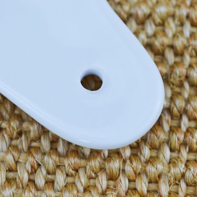 2024 Forma de corazón Mini Cerámica Gua Sha Herramienta de masaje para el levantamiento facial y la reducción de arrugas Logotipo personalizado disponible