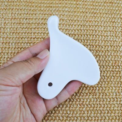 2024 Forma de corazón Mini Cerámica Gua Sha Herramienta de masaje para el levantamiento facial y la reducción de arrugas Logotipo personalizado disponible