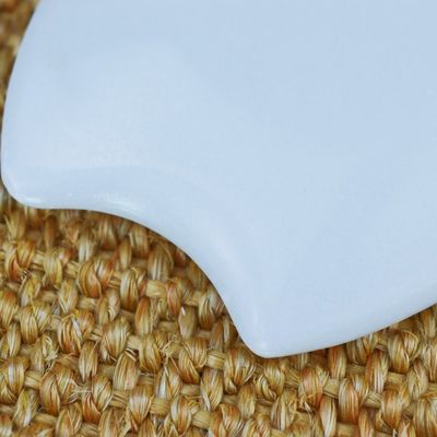 White Jade Gua Sha Scraping Masajeador de tabla para logotipo personalizado Disponible Masajeador facial de spa La herramienta de cuidado de la salud definitiva