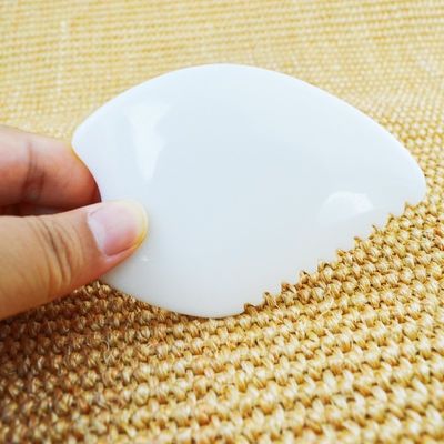 White Jade Gua Sha Scraping Masajeador de tabla para logotipo personalizado Disponible Masajeador facial de spa La herramienta de cuidado de la salud definitiva