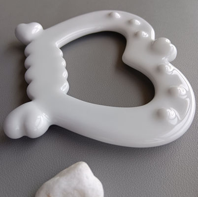 Experimenta los beneficios del logotipo personalizado de cerámica Gua Sha Stone para masaje muscular