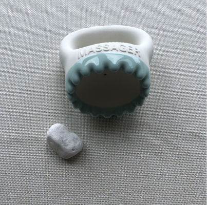 Equipo de masaje corporal 2024 Cerámica Blanca Gua Sha Raspador de Masaje Cepillo para Cuero Cabelludo Peinado Terapia de la Cabeza y Herramienta de Belleza Facial