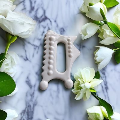 Masaje corporal Mejor vendedor de mano de levantamiento de cara del cuerpo adelgazamiento raspador Guasha herramienta raspador SPA masaje tabla de cerámica Gua Sha