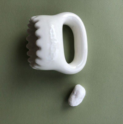 Relajación del cuerpo y la cara Cuero cabelludo Cuidado de la salud personal Herramienta de raspado de Gua Sha de cerámica microcristalina con logotipo personalizado