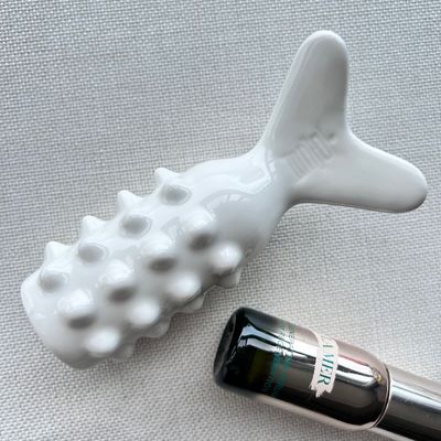 Equipo de masaje corporal Masajador de Gua Sha en forma de pez para el drenaje linfático y tratamiento de belleza