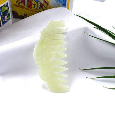 Peinado de masaje de Jade Xiuyan 9.2cm*4.6cm Tamaño Verde claro Promueve la circulación sanguínea y mejora el sueño