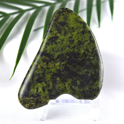 Tabla de masaje de raspado de Gua Sha verde Sodalite para el tratamiento de masaje de piedra de jade para todo el cuerpo