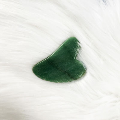 Raspadura facial Lifting de piel con gua sha de aventurina verde y diseño en forma de corazón