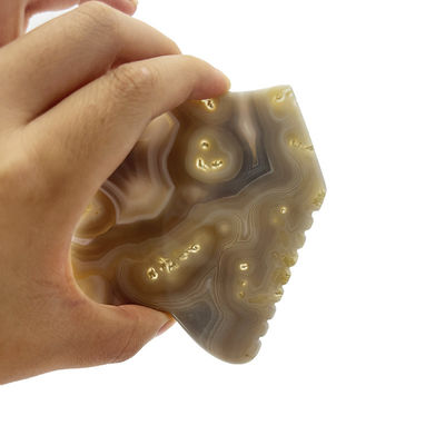 Agate gris Facial Guasha Elevación de la piel Firming mano natural Curación de Jade Gua Sha Herramienta de masaje para el fortalecimiento de la cara y la piel