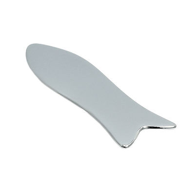 Función de la cosmetología Guasha raspador de acero inoxidable en forma de pez masaje facial Guasha Sha herramienta para el estiramiento facial y la piel antienvejecimiento
