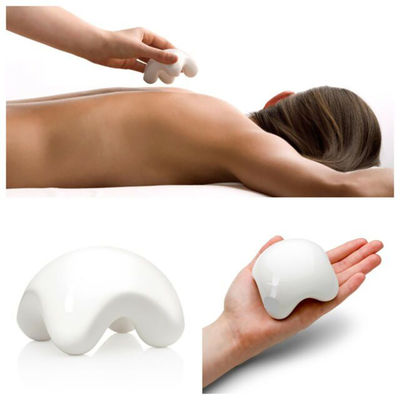 Experimenta el poder curativo tradicional de la herramienta facial de cerámica Gua Sha para relajar el cuerpo
