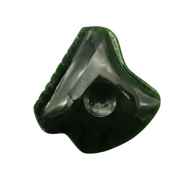 Relajación integral del cuerpo con la herramienta de masaje de Nefrita Pulida Gua Sha.