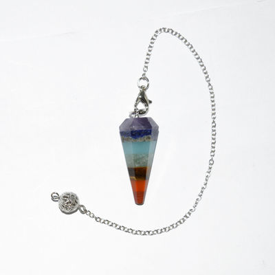 Sección cónica Cristal natural Siete Chakras Energía espiritual curativa Péndulo de collar de pirámide hexagonal colgante