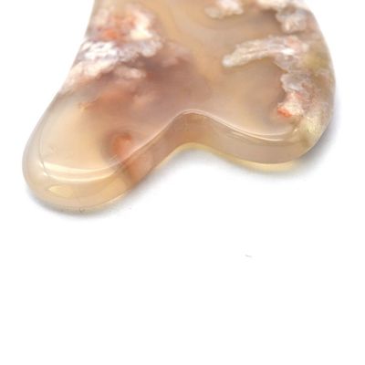Masajista corporal de forma natural del corazón flor de cerezo Ágata Gua Sha Cuidado de tablero Guasha Herramienta de masaje con logotipo personalizado