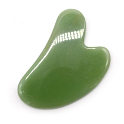 Accesorio de masajeador corporal en forma de corazón Gua Sha tabla hecha de jade natural aventurino en verde