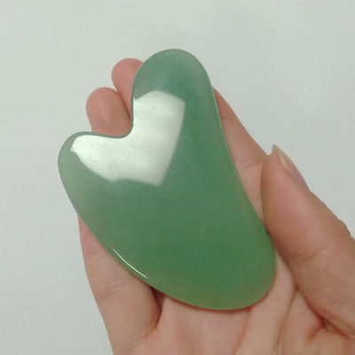 Accesorio de masajeador corporal en forma de corazón Gua Sha tabla hecha de jade natural aventurino en verde