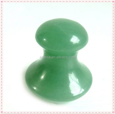 Piedra de masaje Gua Sha en forma de hongo Herramienta de aventurina verde hecha a mano para el rejuvenecimiento facial