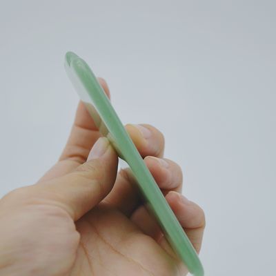 Experimenta las propiedades curativas de Aventurine verde natural Jade Gua Sha masaje de raspado para masajeador corporal