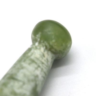 Punto de masaje Gua Sha Acupresión Guasha Masajista pegatina de mano hecha de jade verde natural bastón de masaje para las propiedades del pie