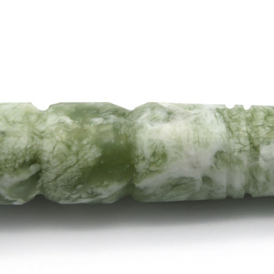 Punto de masaje Gua Sha Acupresión Guasha Masajista pegatina de mano hecha de jade verde natural bastón de masaje para las propiedades del pie