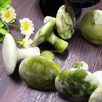Propiedades del masajista Jade en forma de hongo verde raspado Gua Sha Herramienta para masaje corporal y belleza