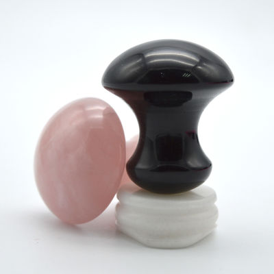 Kit de masaje de piedras preciosas naturales 35 * 40mm de piedra hecha a mano de cuarzo rosa y hongo obsidiana negra