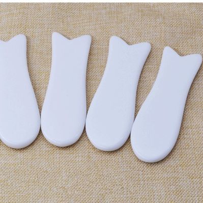 Guasha de cerámica natural herramientas de raspado facial para masajeador Guasha cuerpo blanco de mano