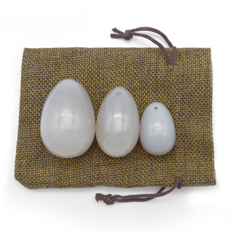 Perforación artesanal de agujeros huevos de Yonie para el apretamiento vaginal tamaño medio 40 * 25mm material de ágata natural