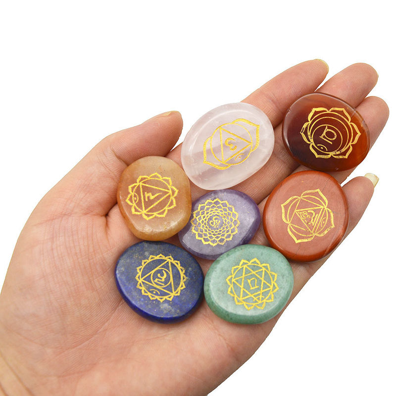 Reiki de piedra de bolsillo de palma pulida, grabado y tallado, equilibrio de cristal de curación, 7 chakras de piedras para el amor.