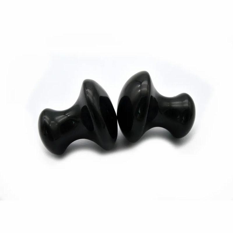 Natural Negro Obsidiano hongo Gua Sha Piedra de masaje de belleza para el cuidado del rostro y el cuerpo